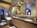 Grand Master En-suite Bath
